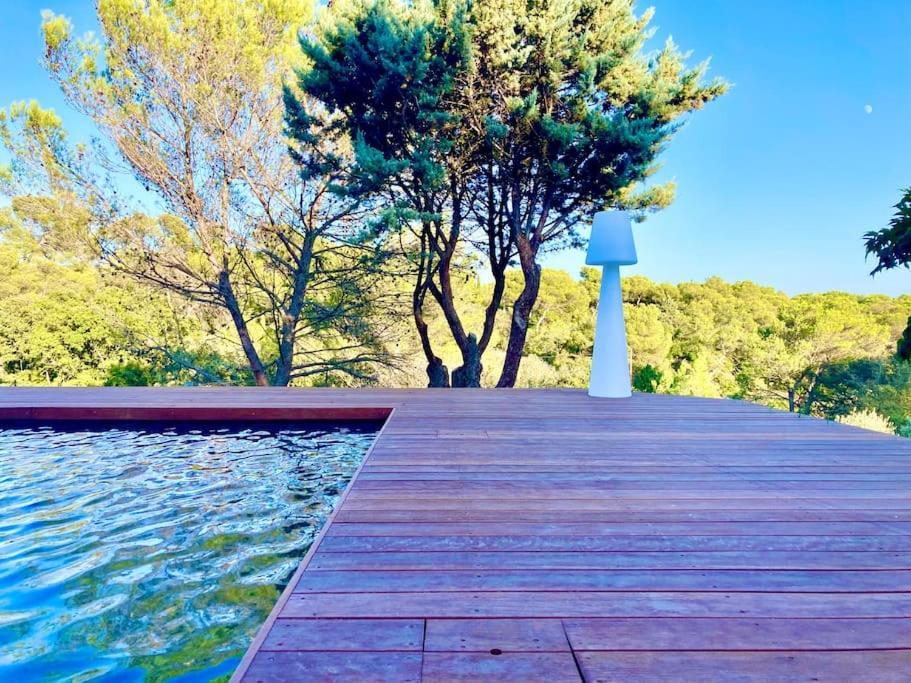 Magnifique villa de luxe au coeur de la garrigue Nîmes Extérieur photo