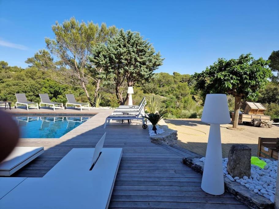 Magnifique villa de luxe au coeur de la garrigue Nîmes Extérieur photo