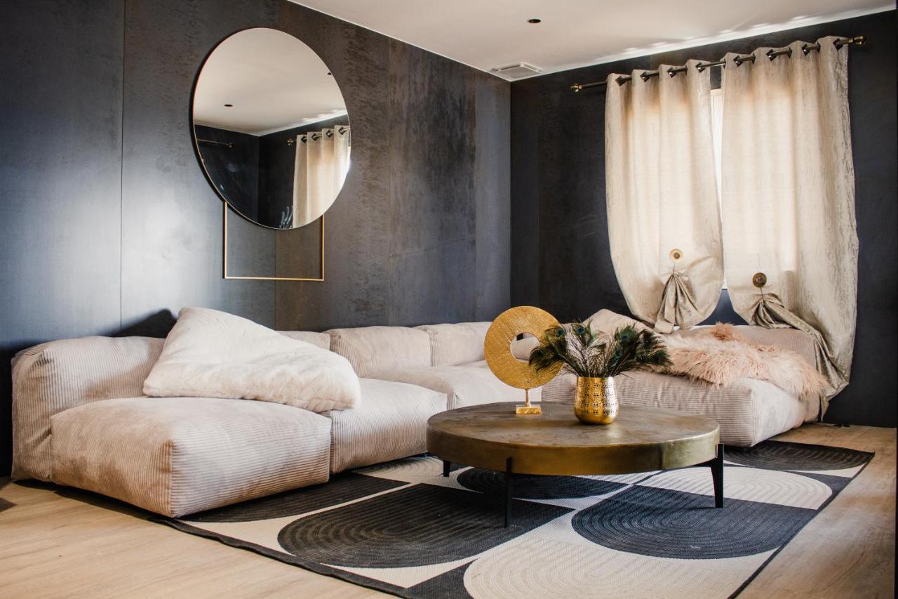 Magnifique villa de luxe au coeur de la garrigue Nîmes Extérieur photo