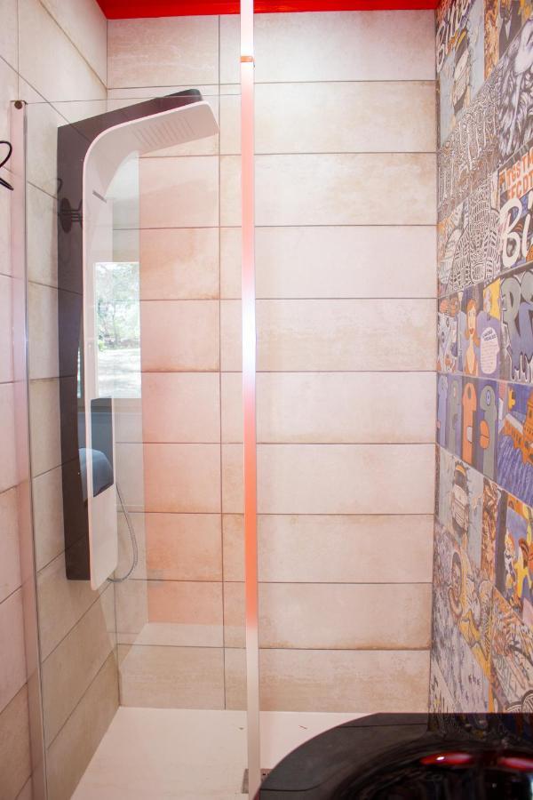 Magnifique villa de luxe au coeur de la garrigue Nîmes Extérieur photo